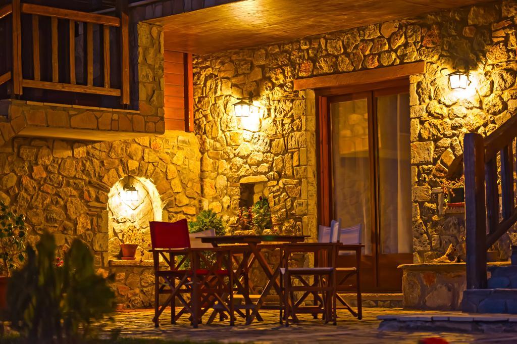 Apartamento Efharis Filoxenon Feneos Exterior foto