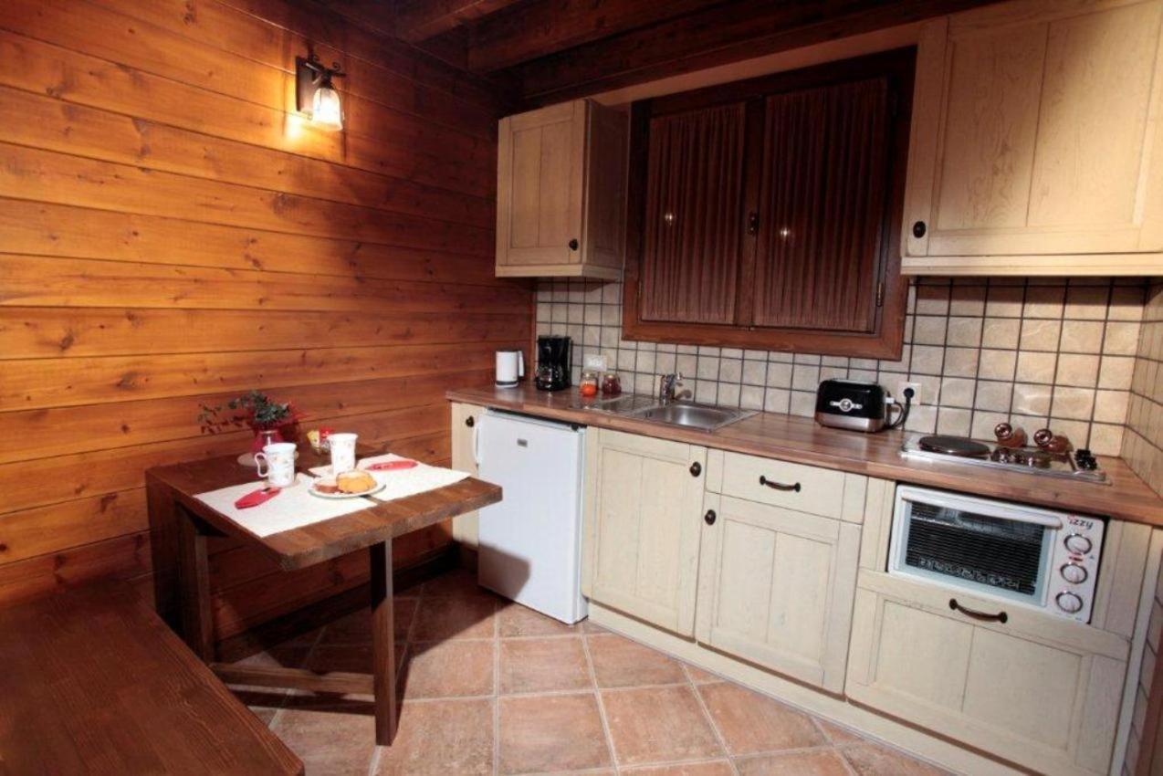 Apartamento Efharis Filoxenon Feneos Exterior foto